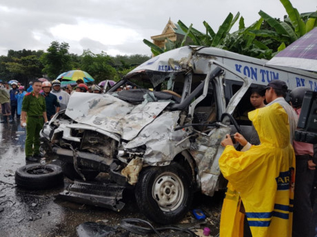 Vụ tai nạn giao thông tại Kon Tum: 24 người nghi bị phơi nhiễm HIV